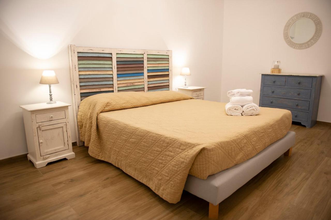 Color Apartment Монополи Екстериор снимка