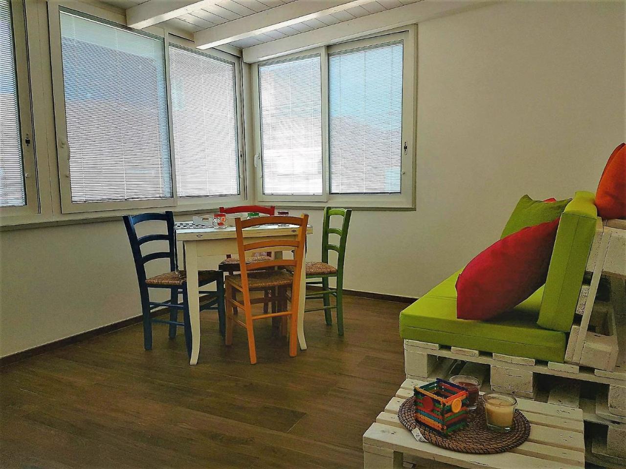 Color Apartment Монополи Екстериор снимка