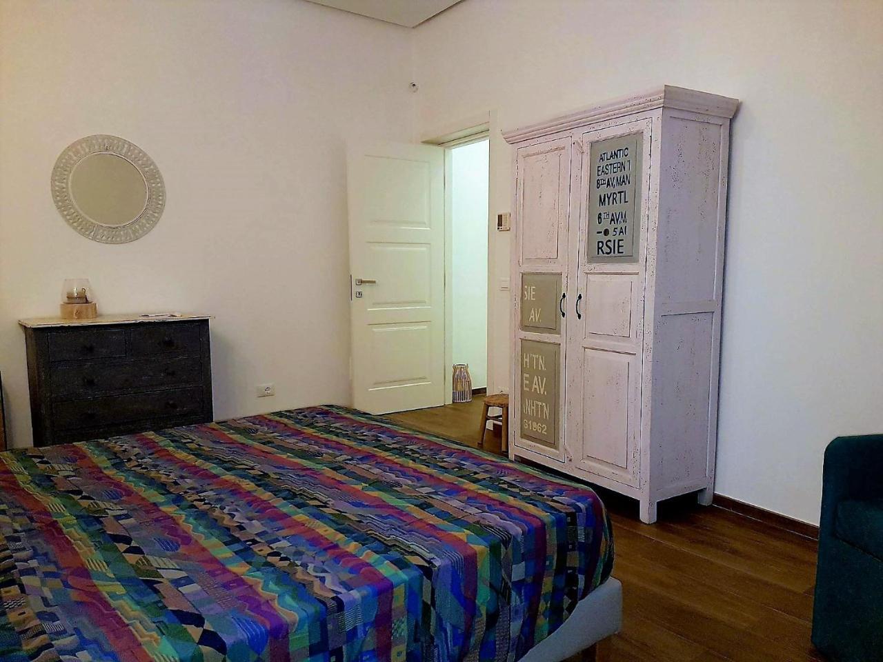 Color Apartment Монополи Екстериор снимка