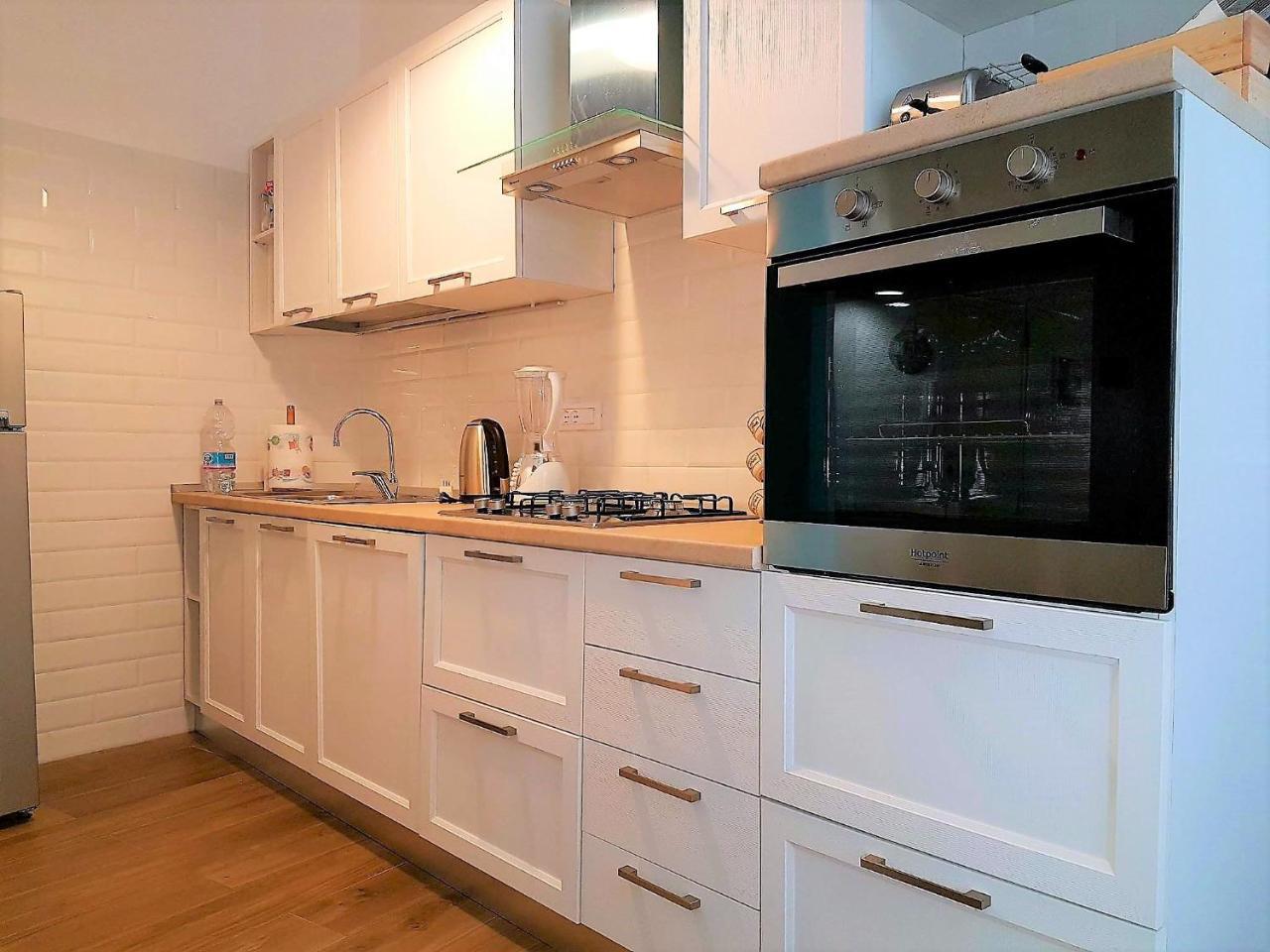 Color Apartment Монополи Екстериор снимка