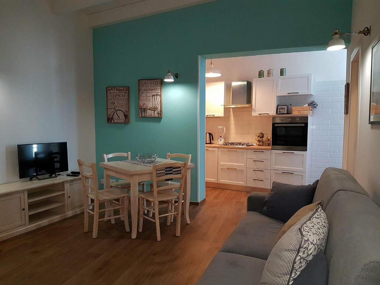 Color Apartment Монополи Екстериор снимка