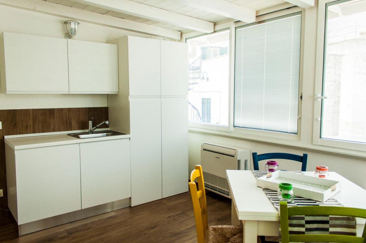 Color Apartment Монополи Екстериор снимка