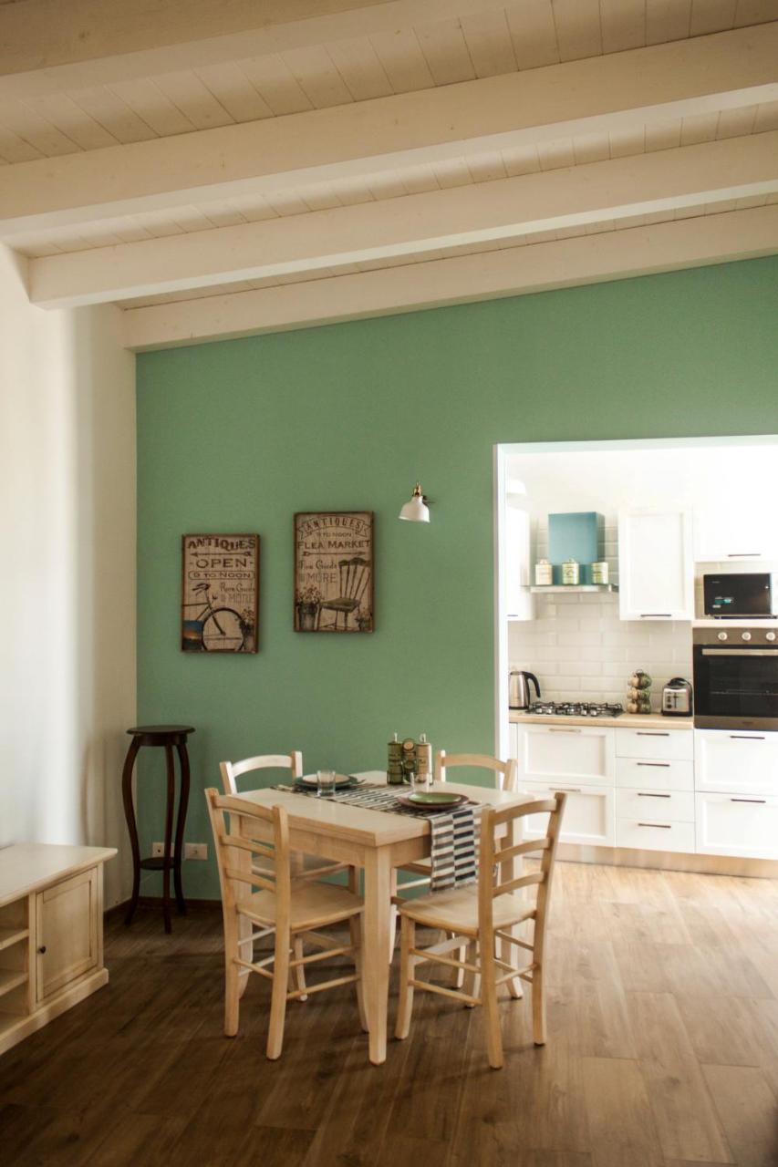 Color Apartment Монополи Екстериор снимка