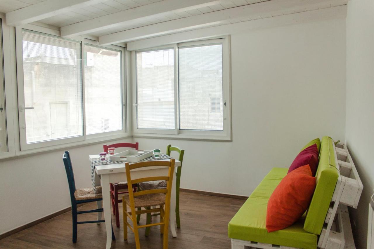 Color Apartment Монополи Екстериор снимка