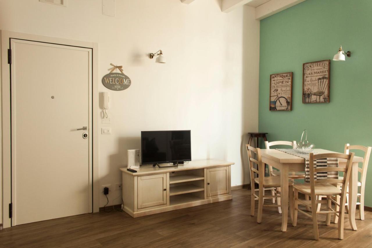 Color Apartment Монополи Екстериор снимка