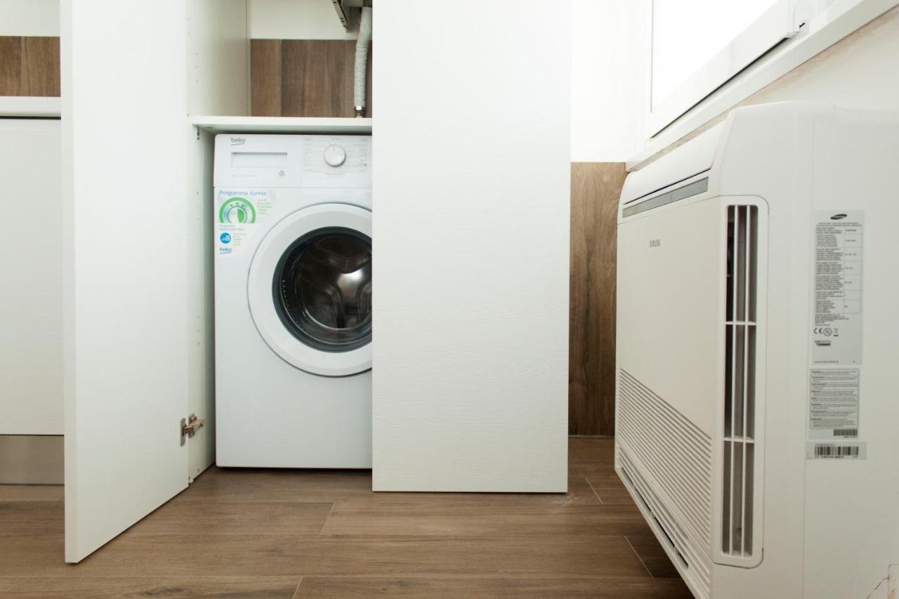 Color Apartment Монополи Екстериор снимка